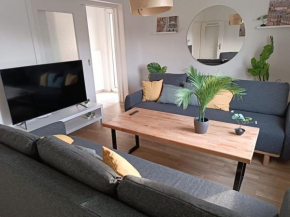 Comfortable Apartment with balcony